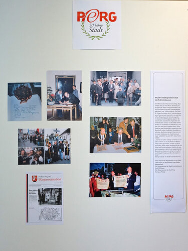 Ausstellungstafel "30 Jahre Städtepartnerschaft mit Schrobenhausen" (1989-2019)