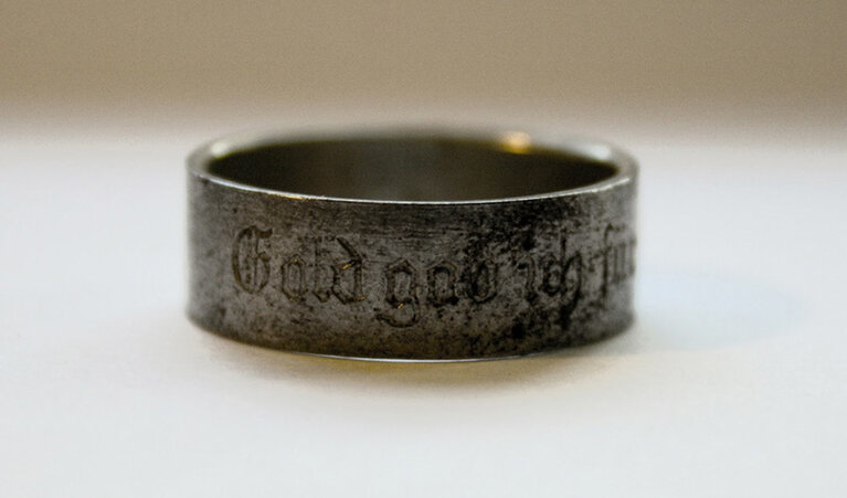 Ring aus Eisen mit Gravur "Gold gab ich für Eisen" - (c) Heimat- und Museumsverein Perg | © Heimat- und Museumsverein Perg