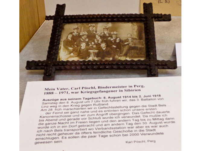 Gruppenfoto: Nach der Musterung | © Foto: Verbund Oö. Museen