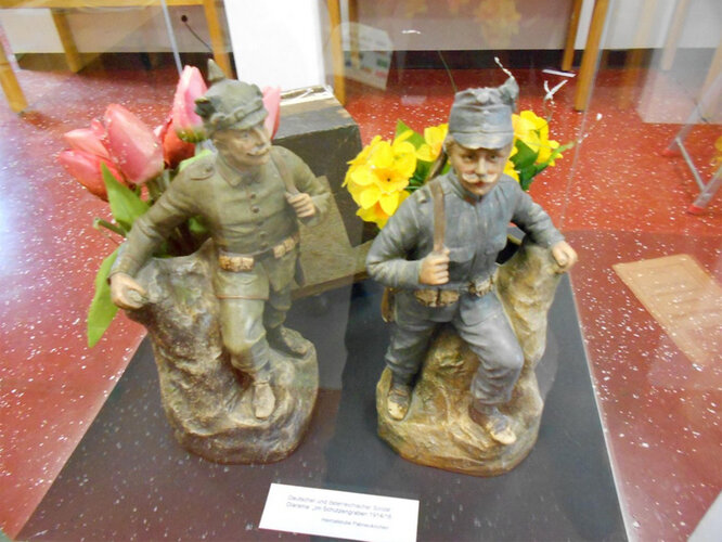 Deutscher und österreichischer Soldat