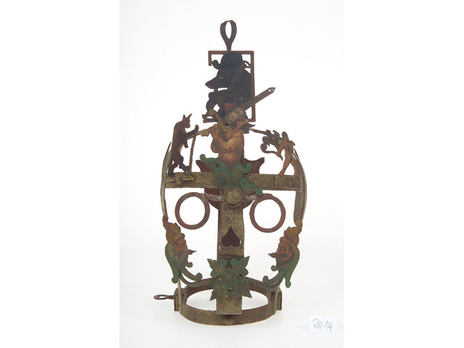 Schandmaske mit Tieren und (dem damaligen Erzfeind) Türken | © OÖ. Landesmuseen, Foto: Ernst Grilnberger