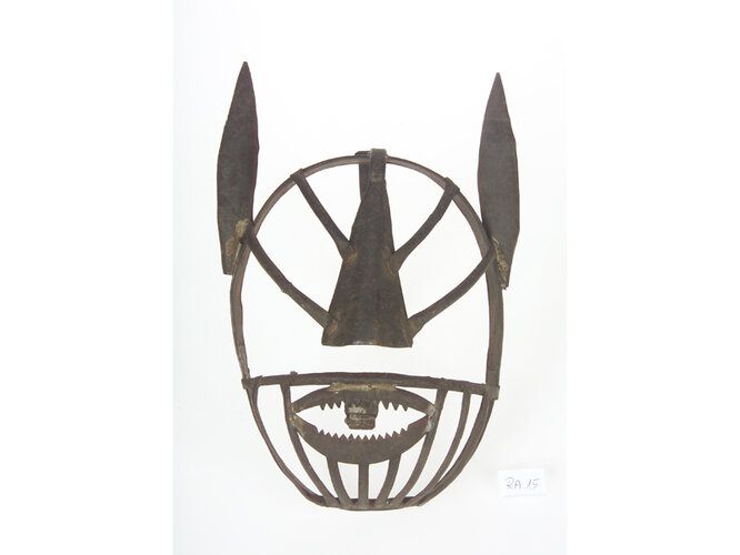Schandmaske mit Blechpfeife | © OÖ. Landesmuseen, Foto: Ernst Grilnberger