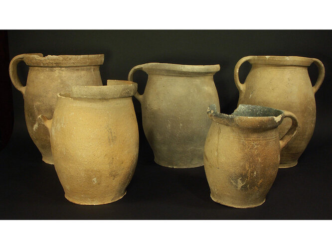 Henkeltöpfe aus Ried i. d. R.