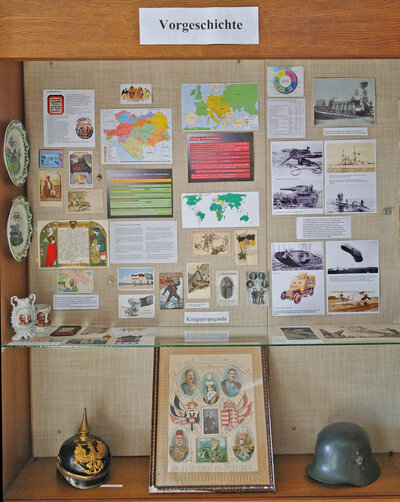 Vitrine "Vorgeschichte" | © Heimat- und Kulturverein Vorchdorf (Foto: Verbund Oö. Museen)