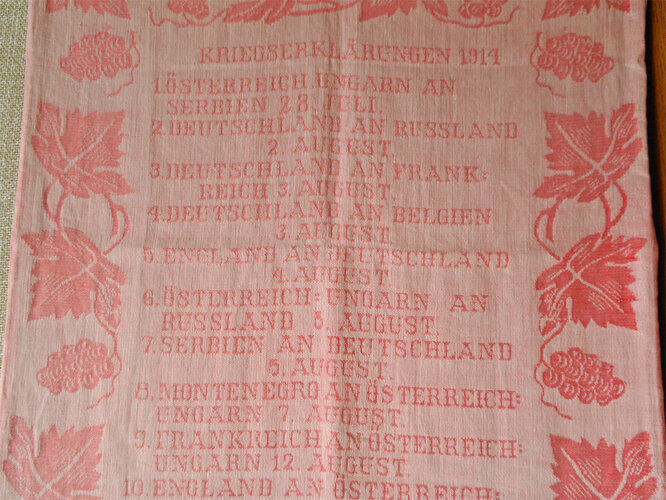 Webtuch Kriegserklärungen 1914 | © Heimat- und Kulturverein Vorchdorf, Foto: Verbund Oö. Museen