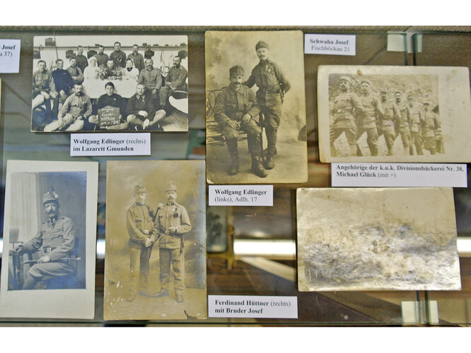 Blick in die Ausstellungsvitrine | © Heimat- und Kulturverein Vorchdorf