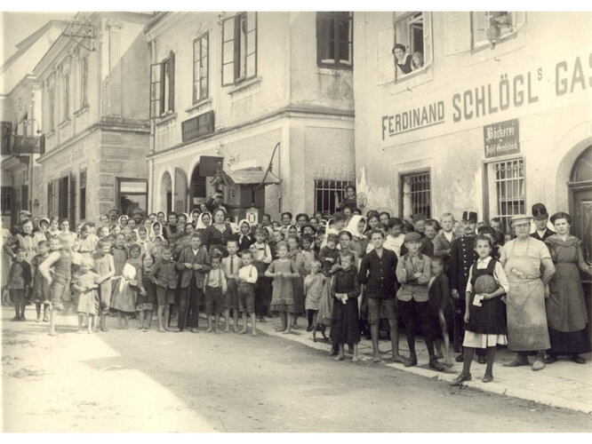 Brotausgabe in Purgstall