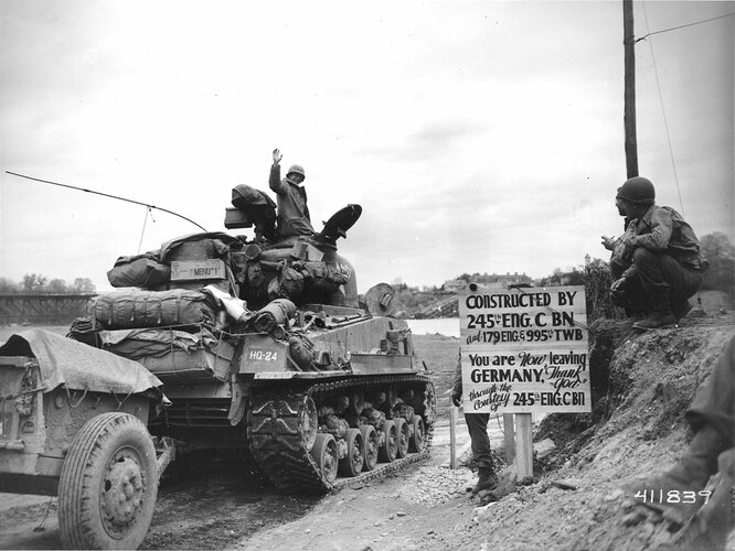 Einmarsch der US-Armee | © National Archives (206 414)