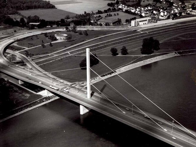 Brücke der Stadtautobahn