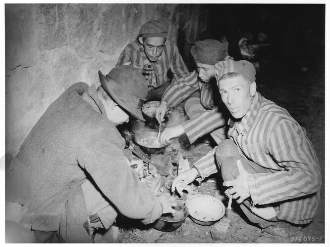 Befreiung der Konzentrationslager in OÖ. | © National Archives (216 095)