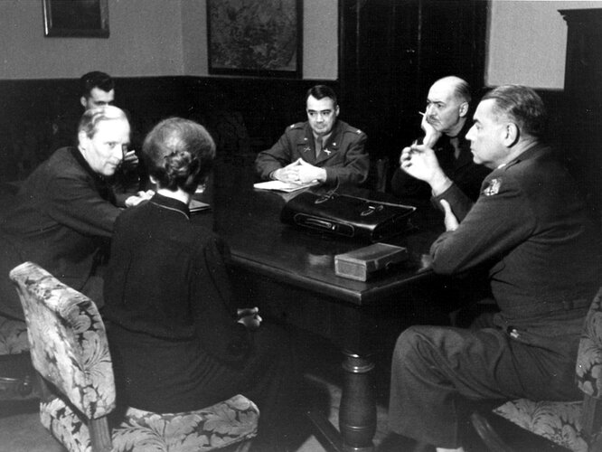 Sitzung der US-Militärregierung