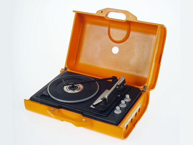 Koffer-Plattenspieler | © OÖ. Landesmuseum, E. Grilnberger