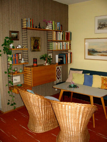 Wohnzimmer mit String-Regalen | © OÖ. Landesmuseum