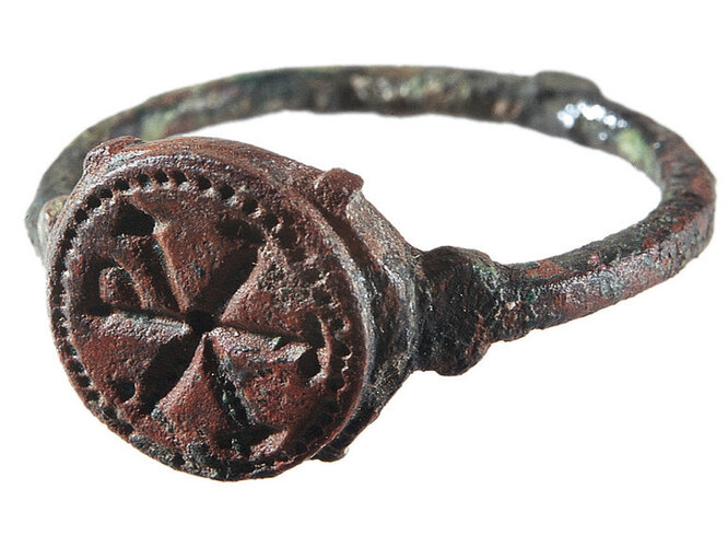 Ring mit Christussymbol | © F. Gangl, Oö. Landesmuseen