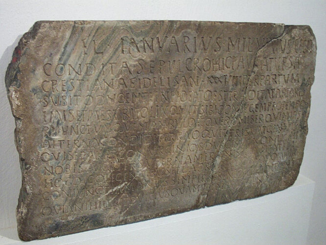 Grabstein der Ursa | © Oö. Museumsverbund