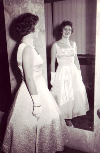 Das erste Ballkleid!