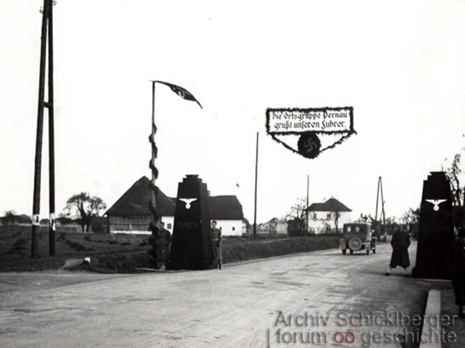 Einzug der Deutschen Truppen in Wels | © Stadtarchiv Wels / Archiv Dr. Franz Schicklberger, Eibelstadt