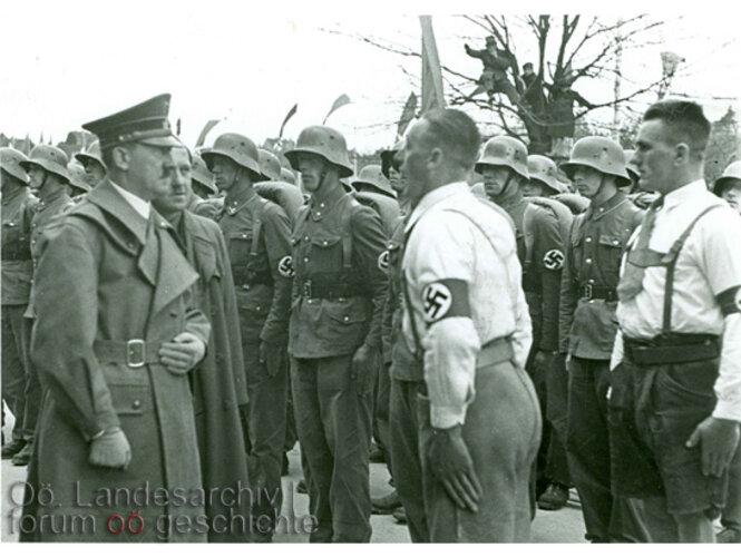 Hitler und Eigruber | © Oö. Landesarchiv