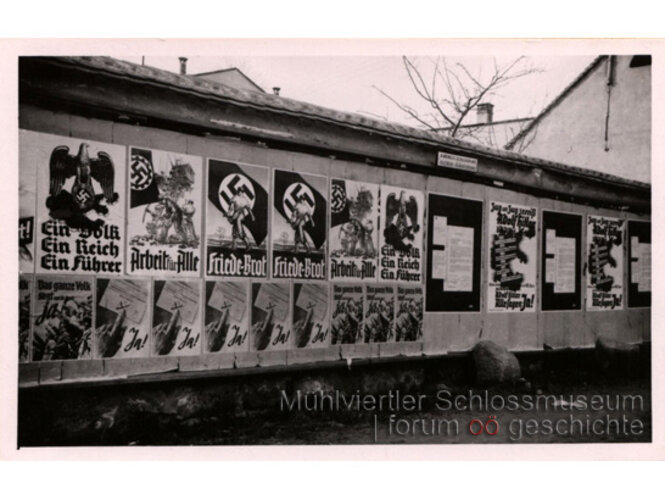 Plakattafeln Volksabstimmung | © Mühlviertler Schlossmuseum