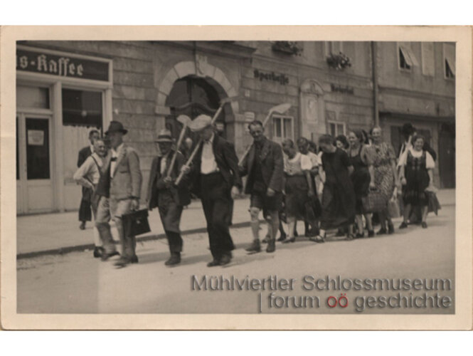 Beseitigung von Bombenschäden | © Mühlviertler Schlossmuseum