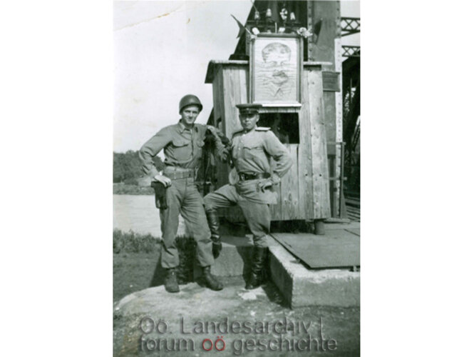 Zonengrenze auf der Ennsbrücke | © Oö. Landesarchiv