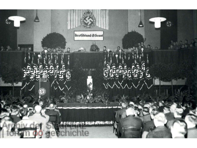 Kundgebung der Deutschen Arbeitsfront | © Archiv der Stadt Linz