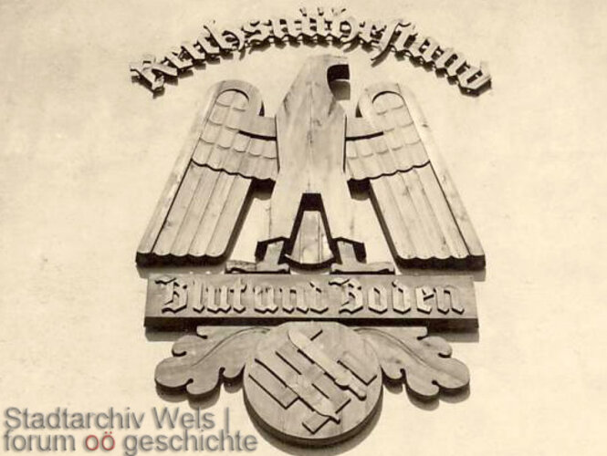 "Blut und Boden"-Emblem | © Archiv der Stadt Wels / Ferdinand Strehl