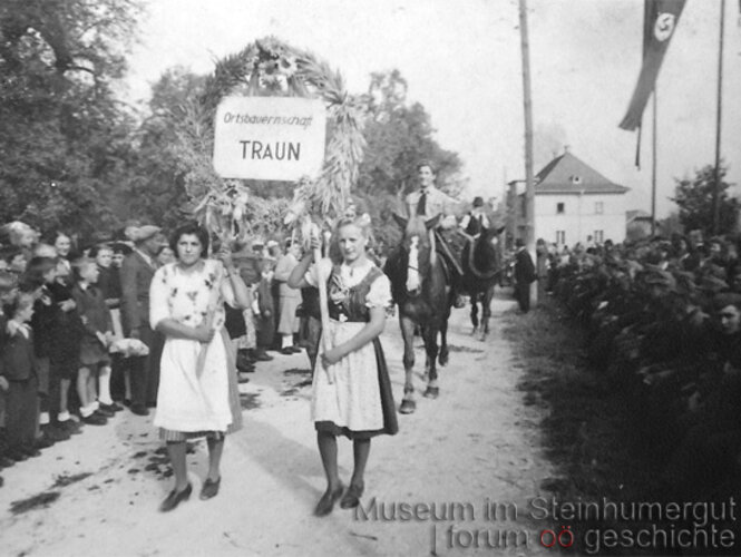 Erntedankfest in Pasching 1943 | © Museum im Steinhumergut