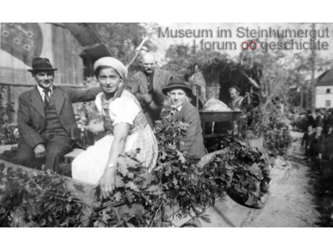 Erntedankfest 1943 in Pasching | © Museum im Steinhumergut