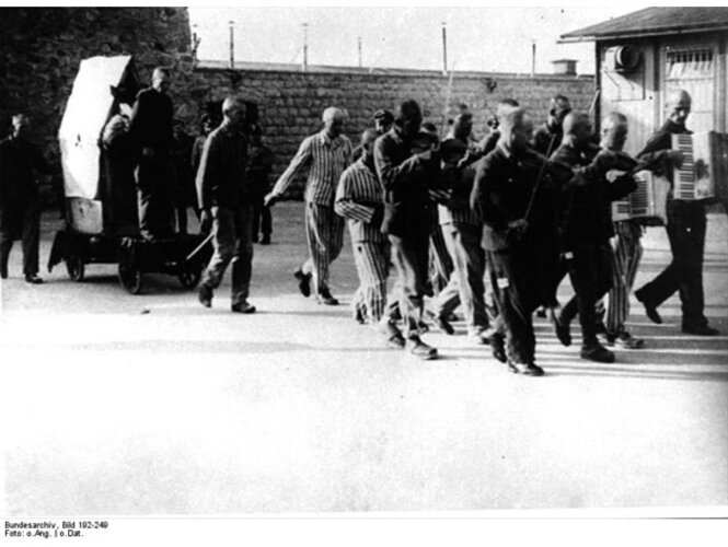 KZ Mauthausen, Hinrichtung des Häftlings Bonarewitz  | © Bundesarchiv, Bild 192-249 / CC-BY-SA