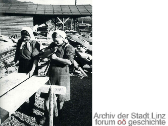 "Ostarbeiterinnen" | © Archiv der Stadt Linz