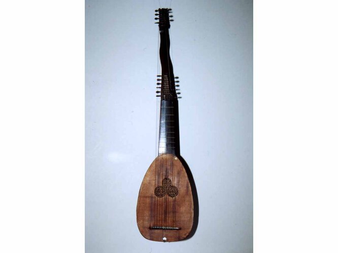 Theorbe | © OÖ. Landesmuseen, Musikinstrumentensammlung