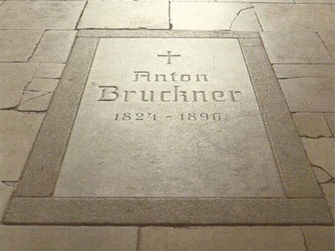 Grabplatte Anton Bruckners | © OÖ. Museumsverbund