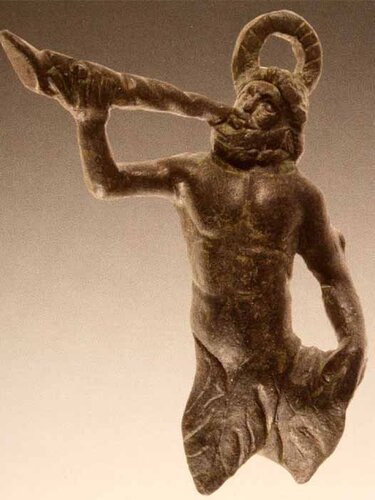 Muschelhornbläser | © Universität Innsbruck, Institut für Archäologien