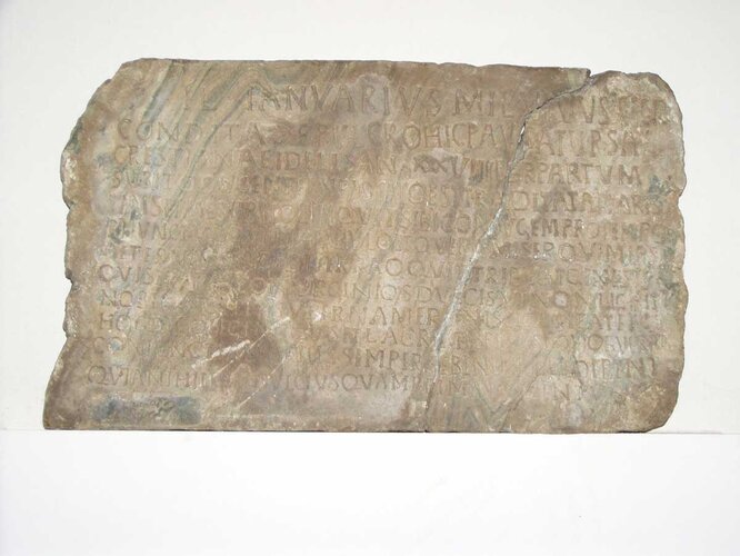 Grabstein der Christin Ursa | © Stadtmuseum Wels