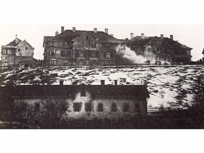 Zerschossene Arbeiterhäuser