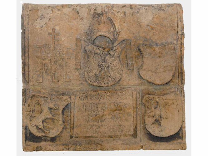 Wappenstein Friedrichstor | © Land OÖ - Schmipl