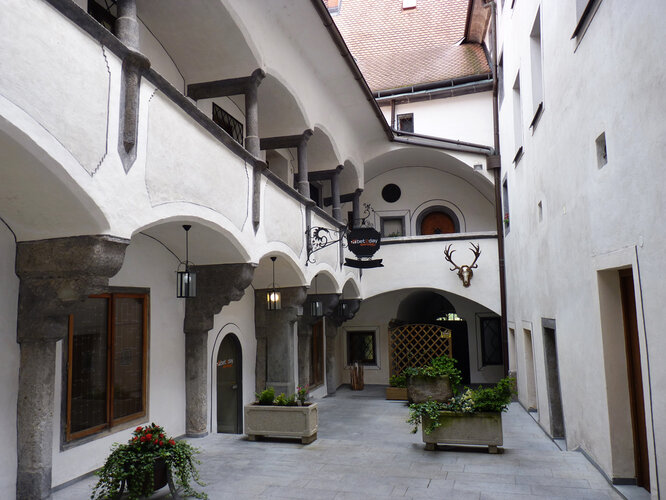 Arkardenhof des Handelshauses Koller