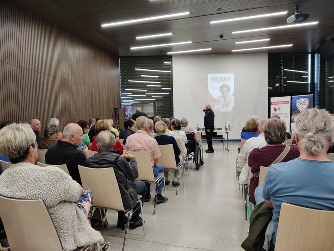 Buchpräsentation Sierning | © Foto: Sigi Kristöfl