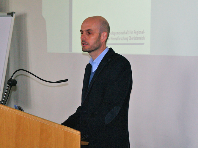 Dr. Klaus Landa